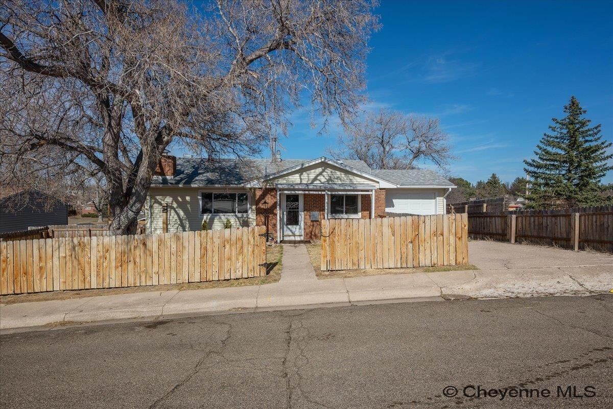 Property Photo:  1823 Lilac Ct  WY 82001 