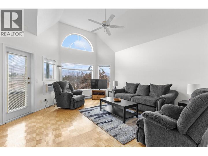 Property Photo: 877 Klo Road 306 BC V1Y 9R1