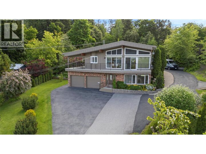 1280 Lakeshore Road Northeast — photo 1