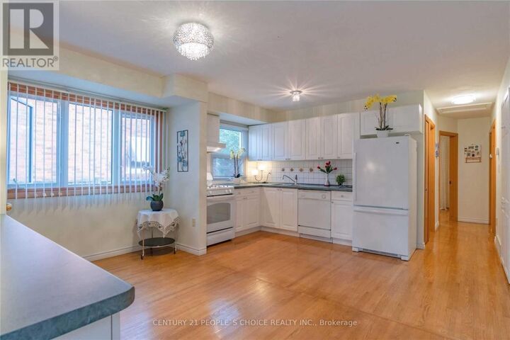 Property Photo: 25 Darlington Drive ON L9C 2L8