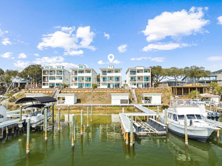 Property Photo:  714 Harbor Boulevard  FL 32541 