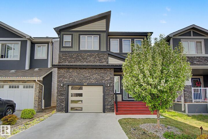 812 176 Street SW — photo 1