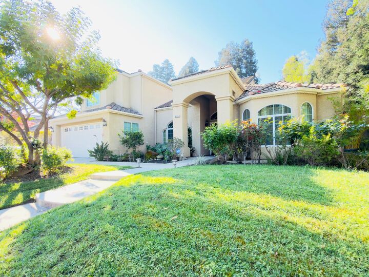 Property Photo: 1555 E Emerald Avenue CA 93720
