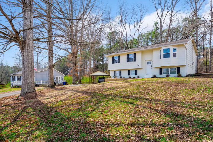 Property Photo:  200 Starlet Circle NE  TN 37323 