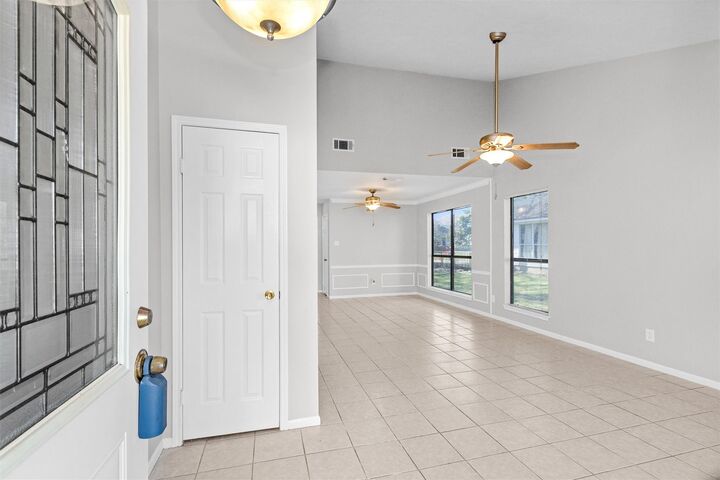 Property Photo:  127 Golfview Drive  TX 77356 