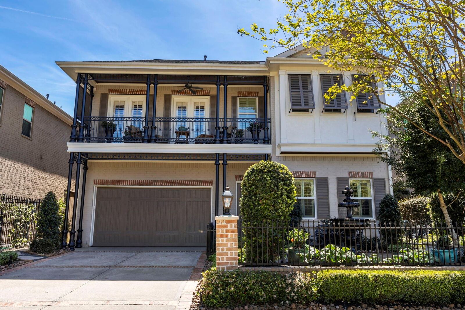 Property Photo:  108 McGoey Circle  TX 77384 