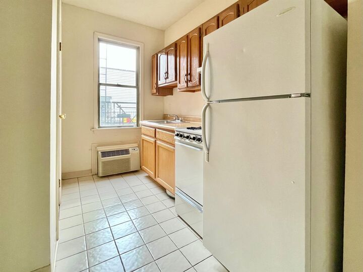 Property Photo: 707 Adams St 3L NJ 07030