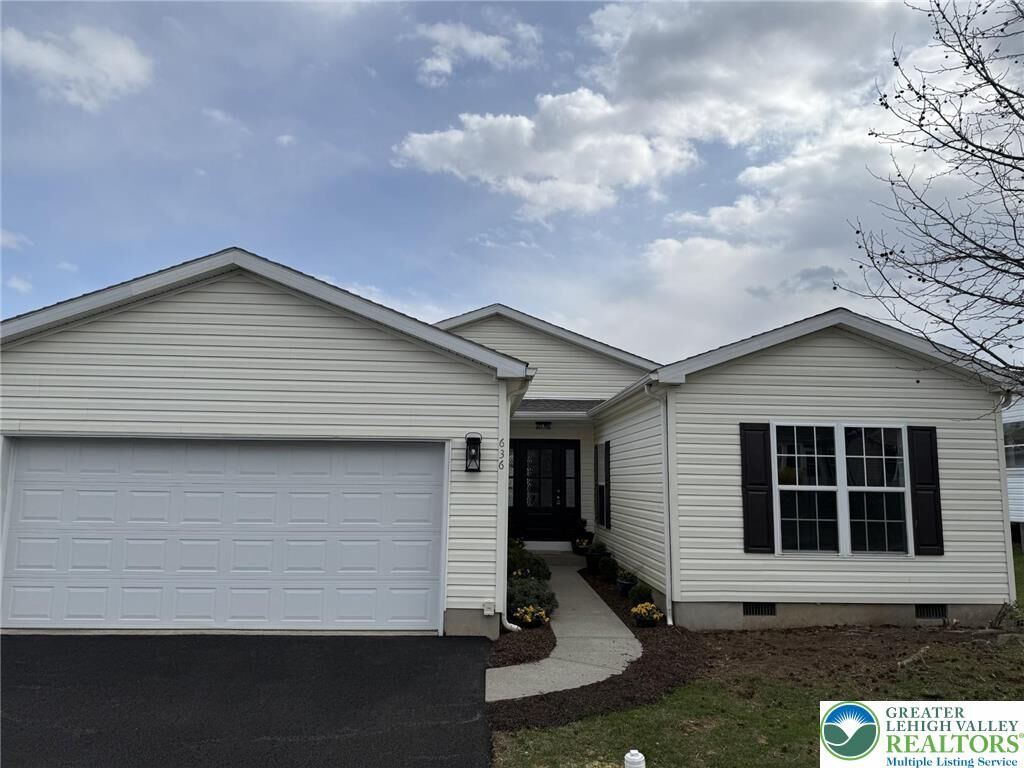 Property Photo:  636 San Simeon Place  PA 18040 
