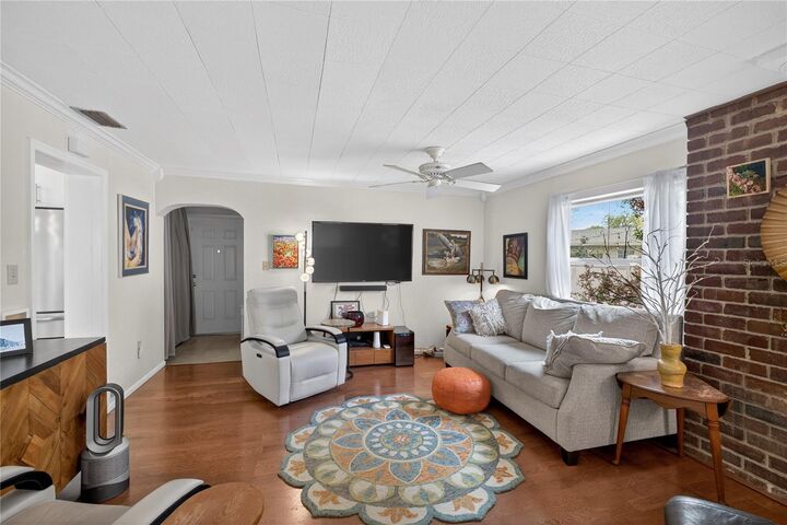 Property Photo:  1632 Pinewood Drive  FL 32804 