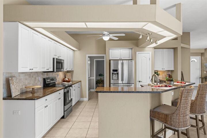Property Photo:  410 SE 20th Court  FL 33990 