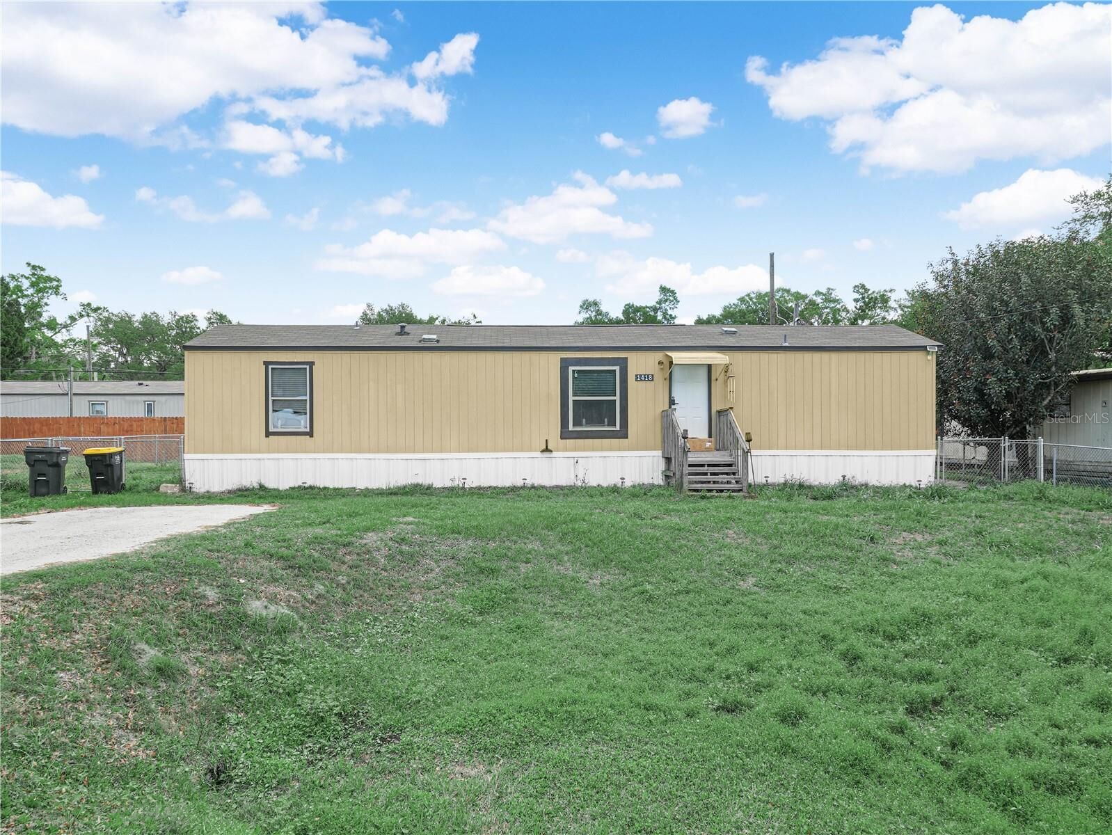 Property Photo: 1418 Eva Avenue FL 33803