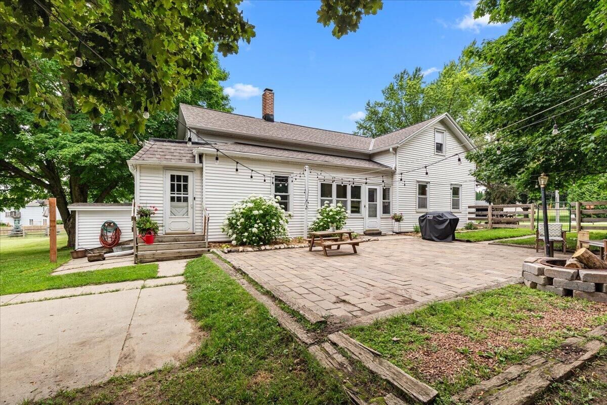 Property Photo: 613 County Highway H - WI 53021