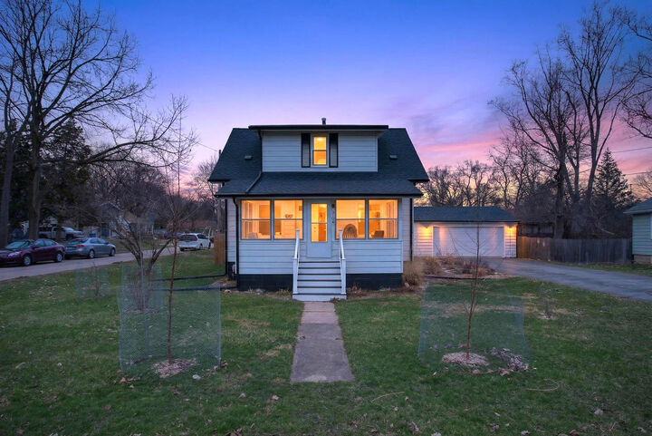 Property Photo: 2126 W Franklin Street MI 49203