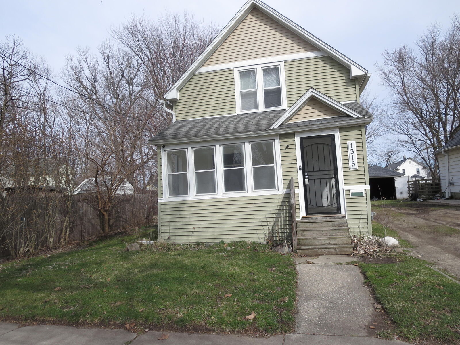Property Photo: 1315 Jackson Street MI 49001