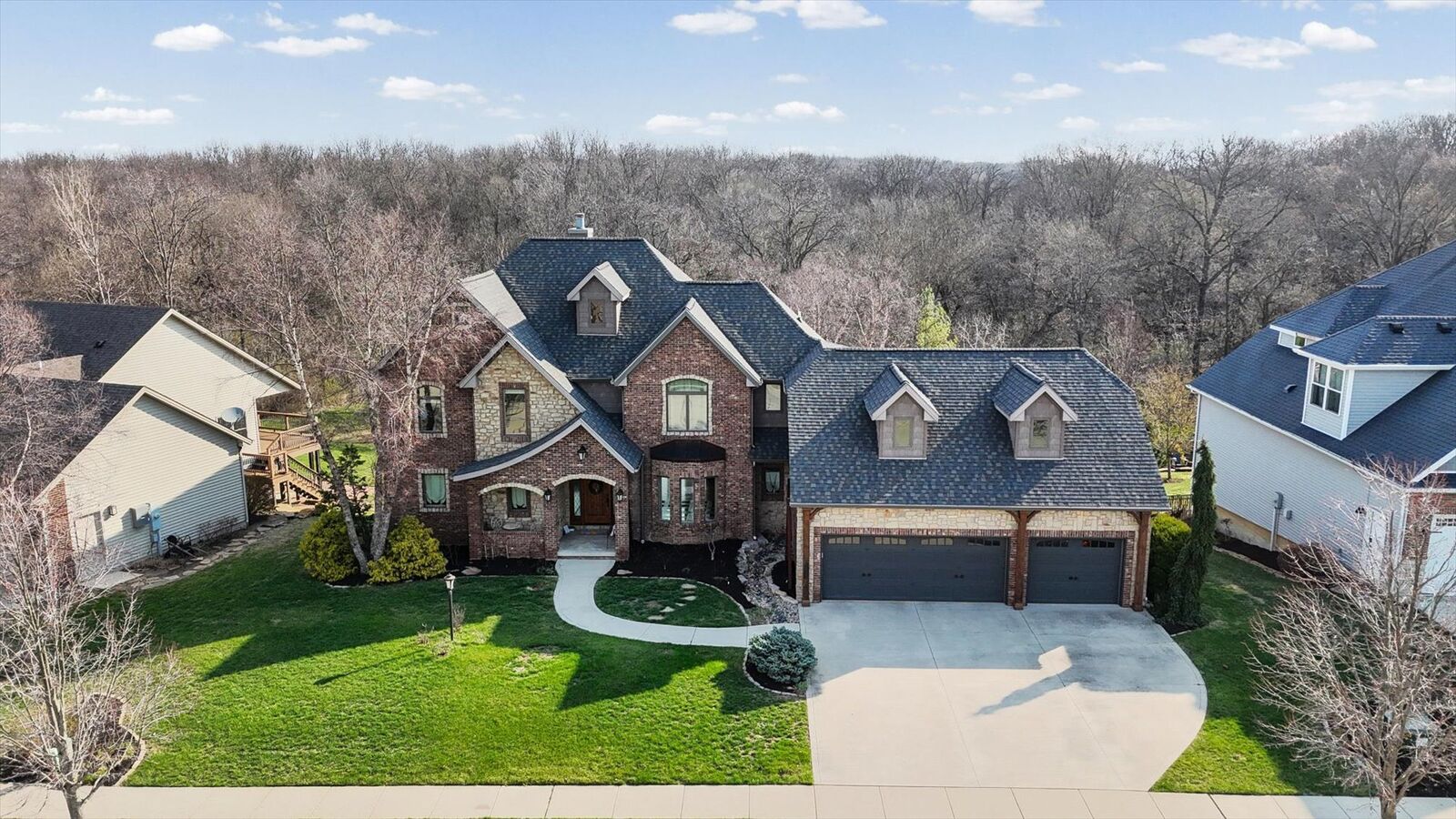 Property Photo:  1610 Briarwood Lane  IL 61853 