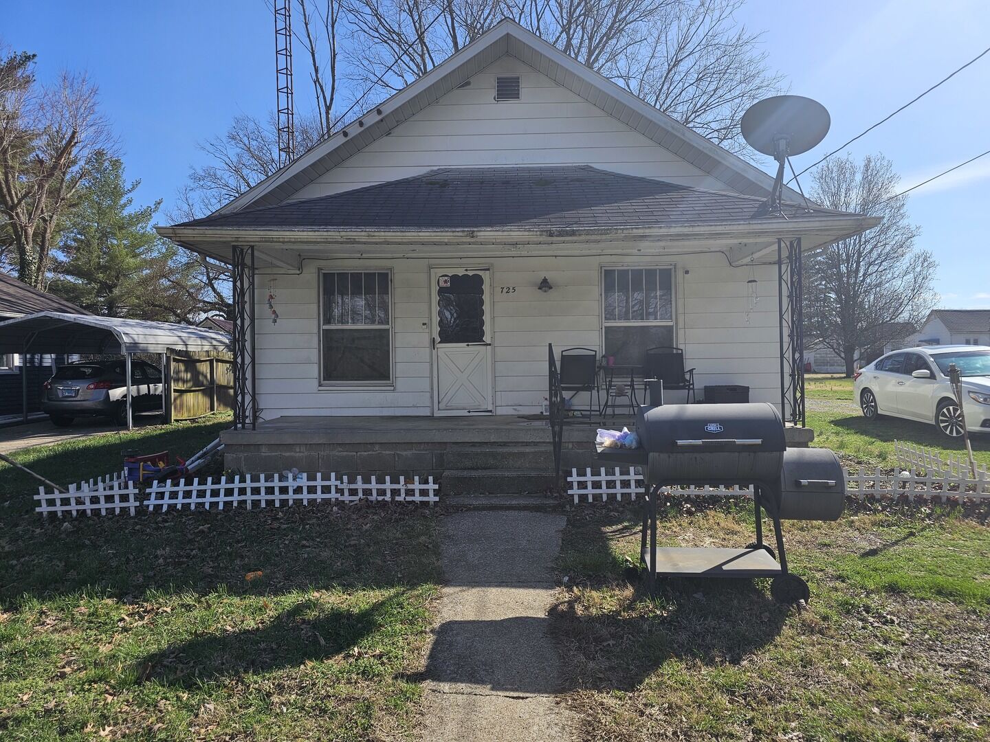 Property Photo: 725 Dewey Avenue IL 62864