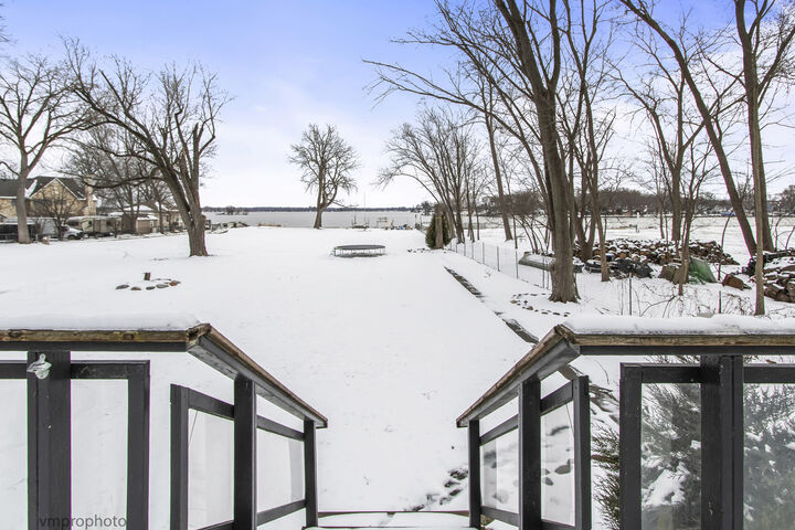 Property Photo:  