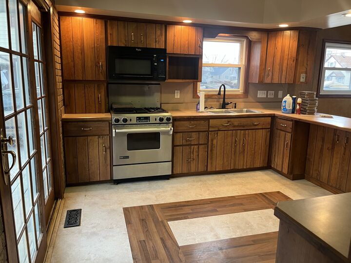 Property Photo:  2043 Crosat Street  IL 61301 