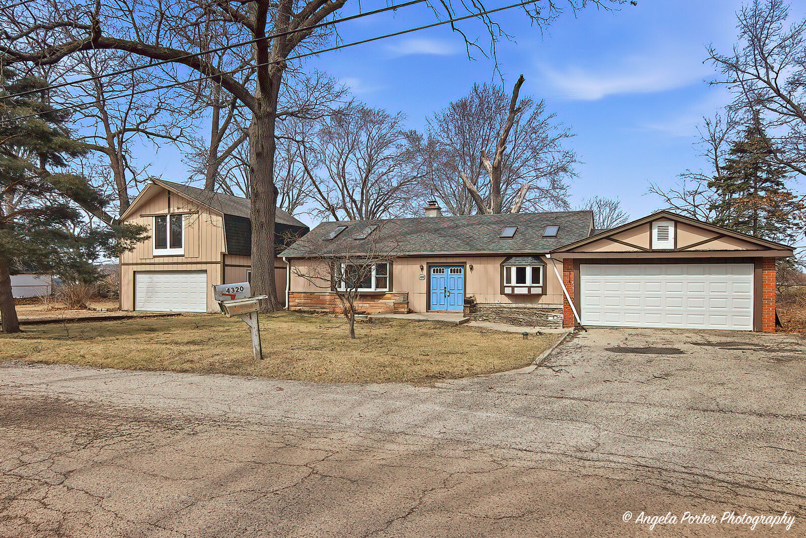 Property Photo: 4320 Lakewood Road IL 60050