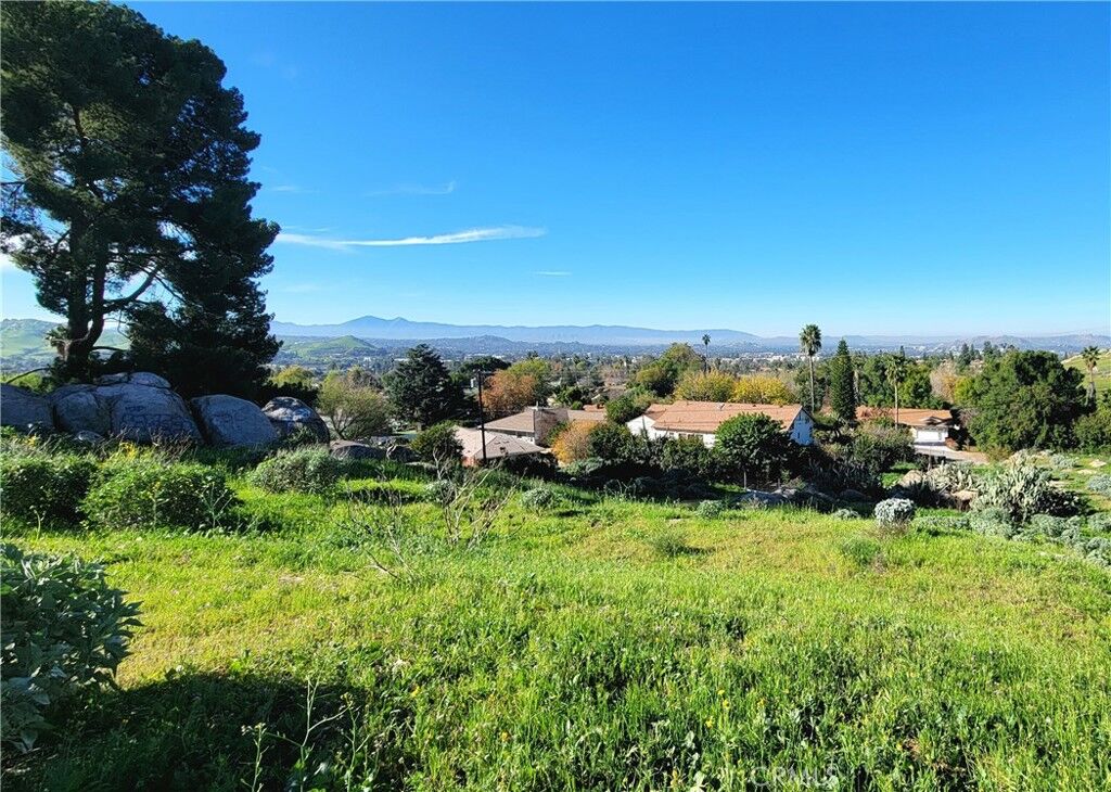 Property Photo: 2935 Galaxie Heights Road CA 92507