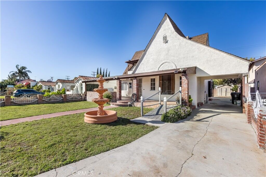 Property Photo:  2651 Flower Street  CA 90255 
