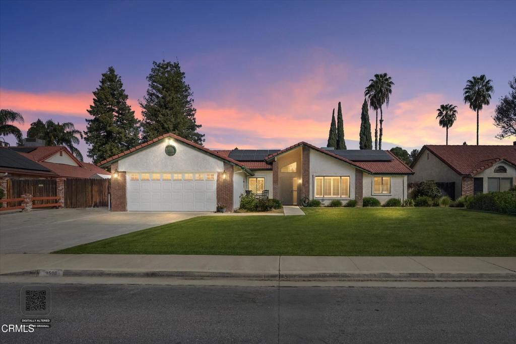 Property Photo:  9500 Huntsman Oak Court  CA 93311 