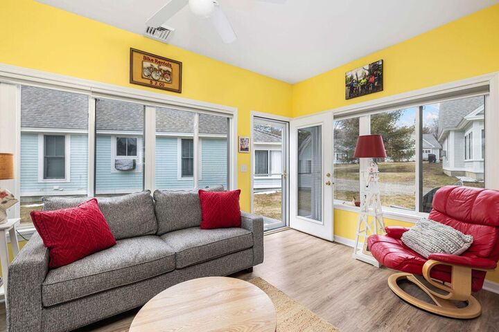 Property Photo:  454 Post Road 119  ME 04090 