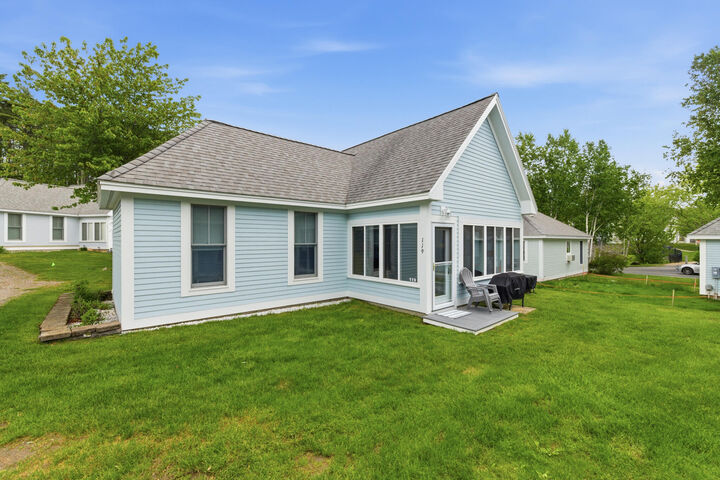 Property Photo:  454 Post Road 119  ME 04090 