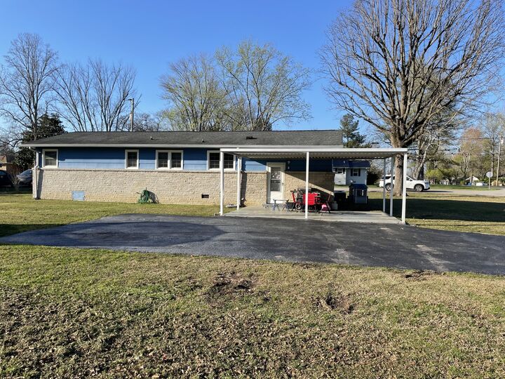 Property Photo:  1306 Edgewood Dr  TN 37355 
