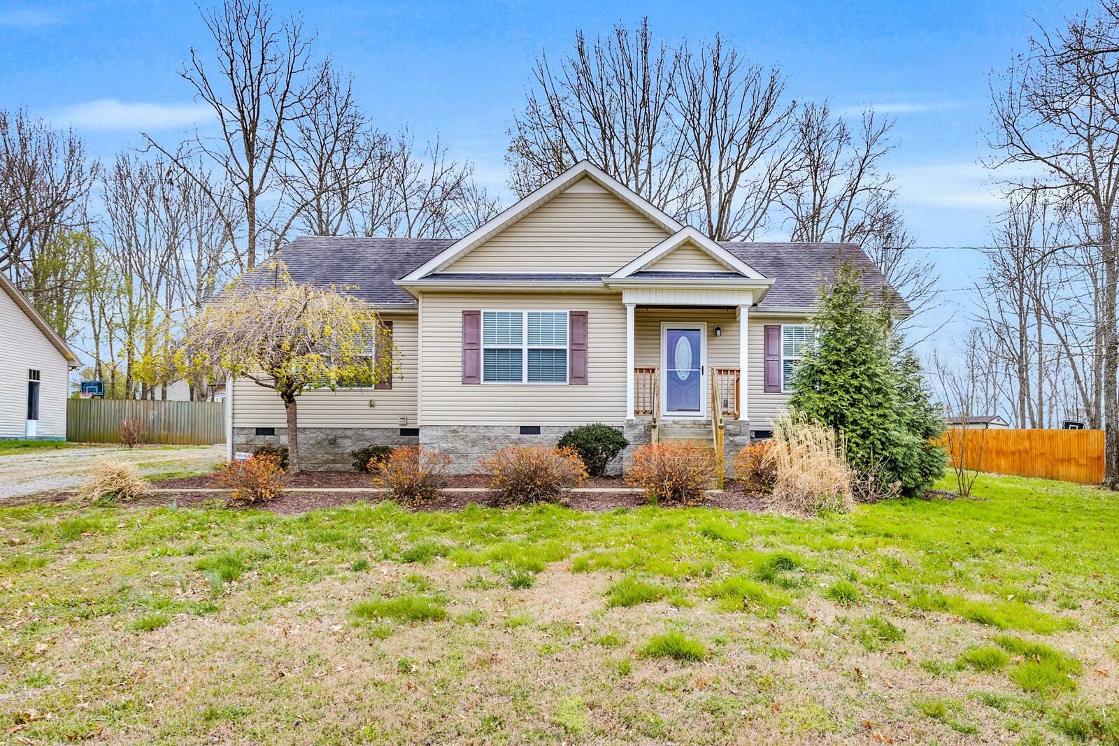 Property Photo:  118 Southview Dr  TN 37091 