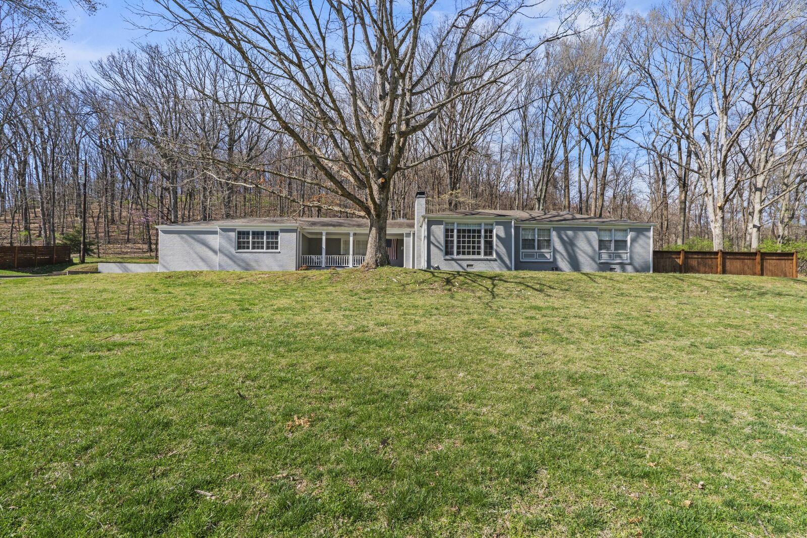 Property Photo:  1020 Norfleet Dr  TN 37220 