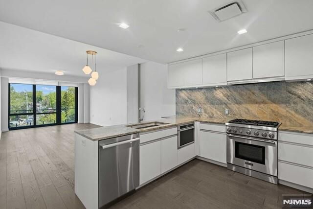 Property Photo:  320 Adolphus Avenue 404  NJ 07010 