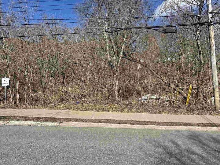 23 Munroe Avenue — photo 1
