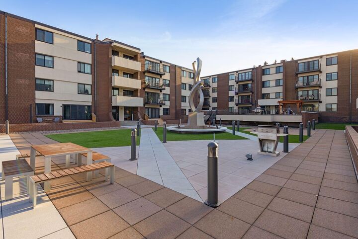 Property Photo: 48 Groveland Terrace B101 MN 55403