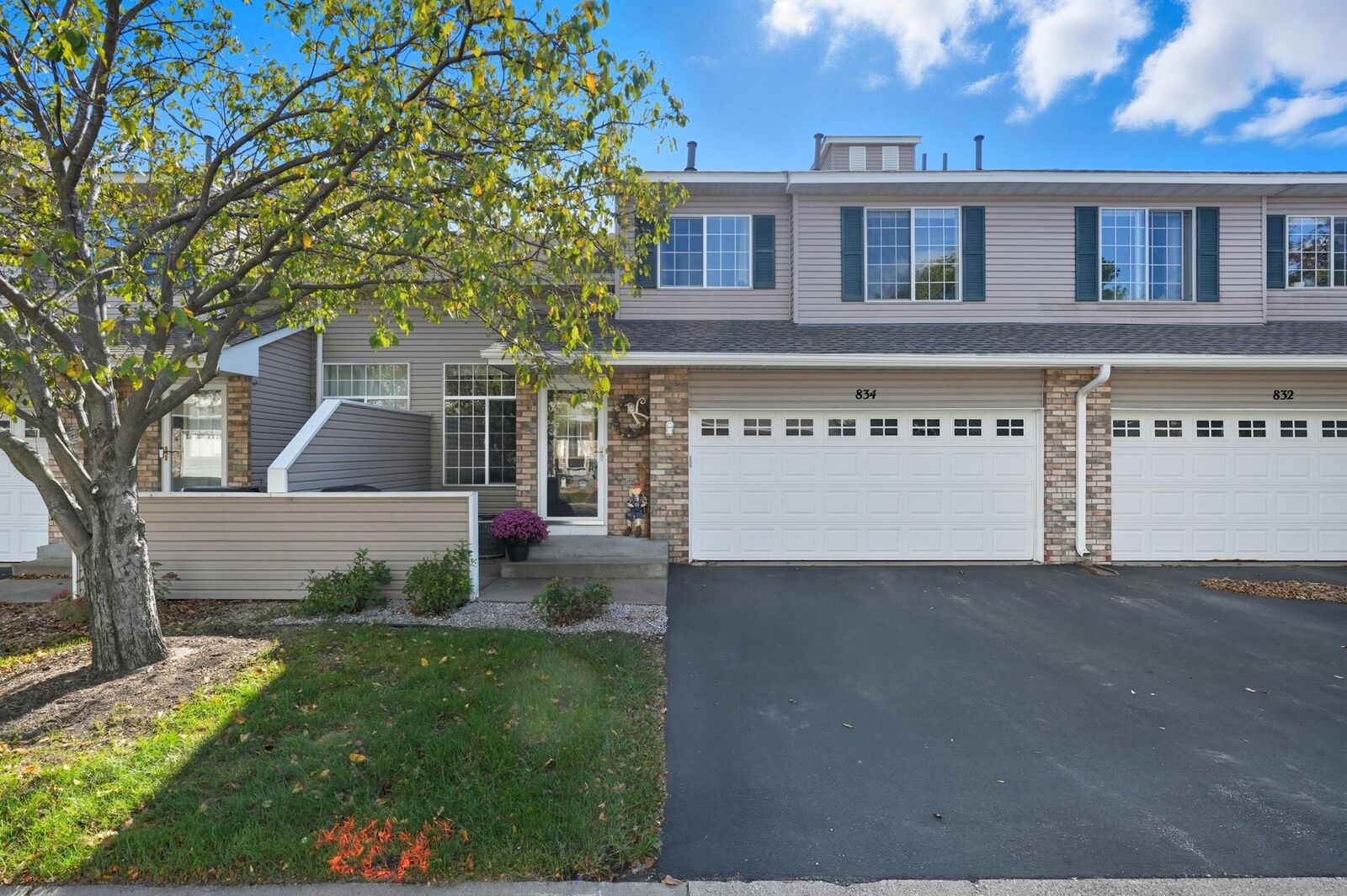 Property Photo:  834 Summer Pines Circle  WI 54016 