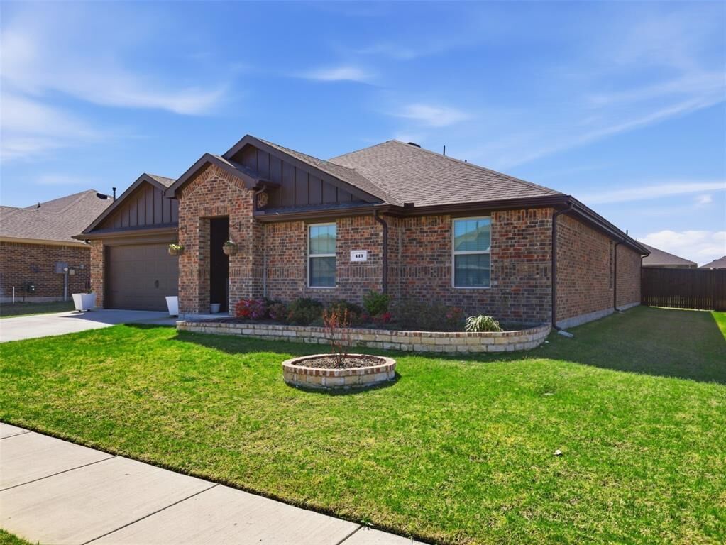 Property Photo: 415 Boston Road TX 75189