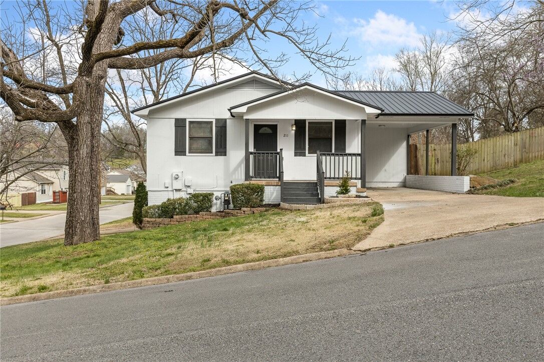 Property Photo: 211 Highland Street AR 72601
