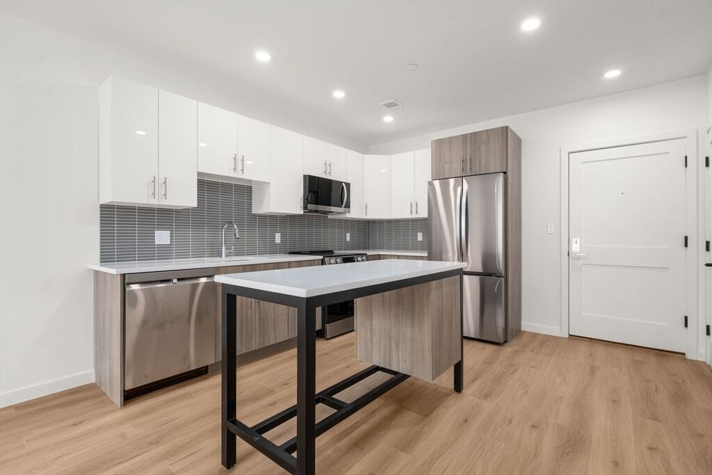 Property Photo: 40 Centre St 405 MA 02446