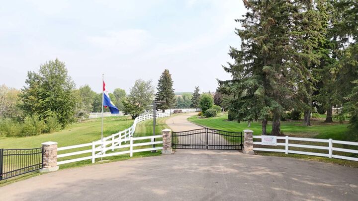 Property Photo: 37535 Range Road 265 16 AB T4E 1A7