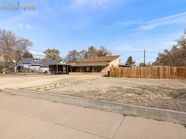 Property Photo:  501 E 6th Street  CO 81050 