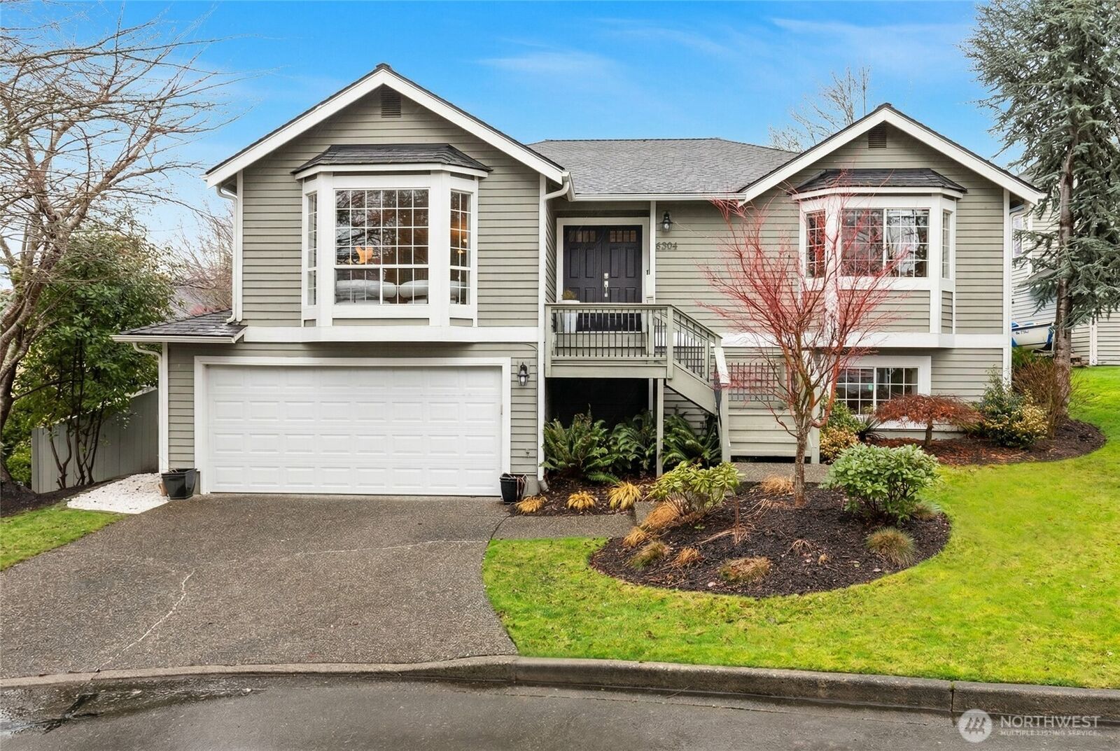 Property Photo:  6304  110th Avenue NE  WA 98033 