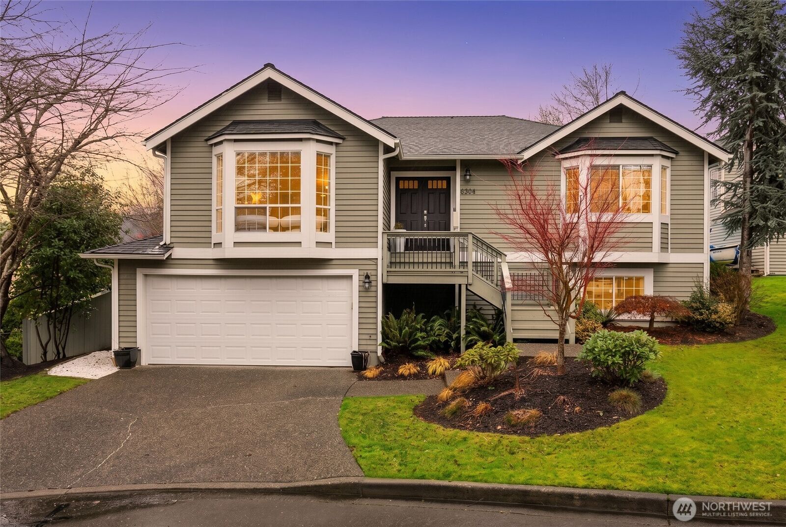 Property Photo:  6304  110th Avenue NE  WA 98033 