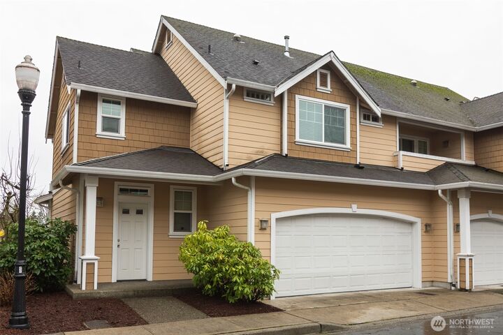 Property Photo:  4010 NE 3rd Court  WA 98056 