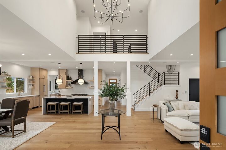 Property Photo:  12226 NE 70th Street  WA 98033 