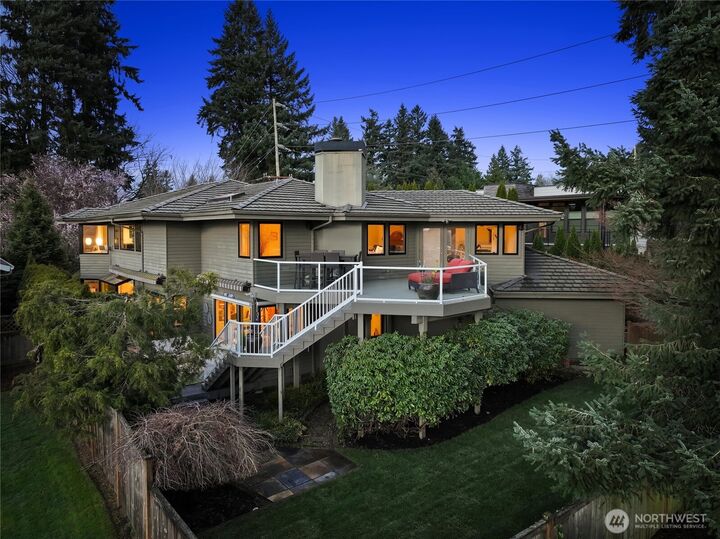 Property Photo:  10535 NE 53rd Street  WA 98033 