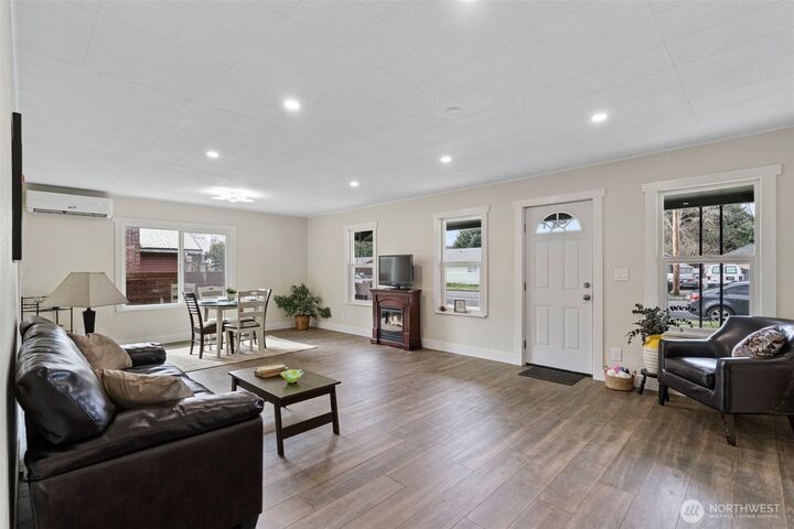 Property Photo:  804 S Gold Street  WA 98531 