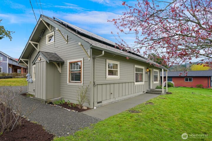 Property Photo:  2605  Mill Avenue  WA 98225 