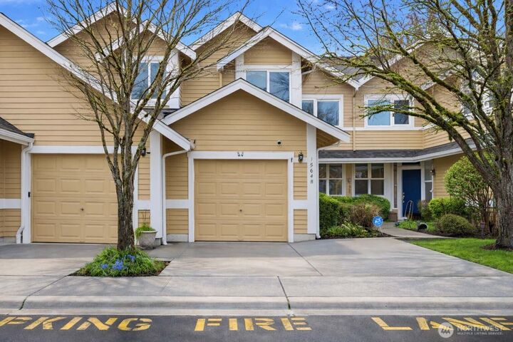 Property Photo:  15648 NE 93rd Wy B1702  WA 98052 