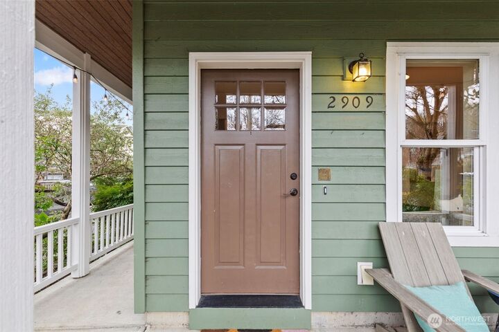 Property Photo: 2909 S Adams Street WA 98108