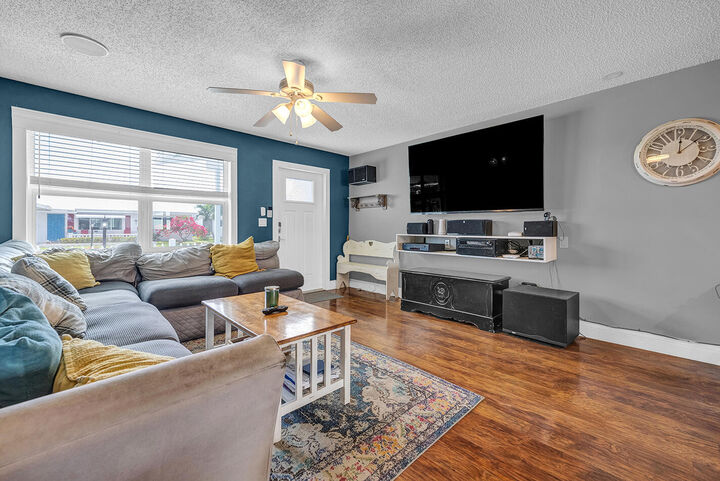 Property Photo:  2105 Alfred Drive  FL 33426 